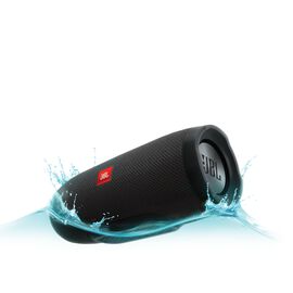 JBL-Charge-3-watersplash-Black_dvHAMaster
